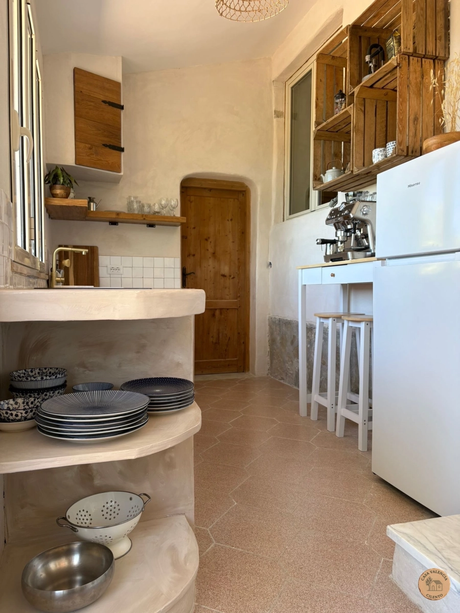 Guest bathroom with traditional fixtures, Casa Valencia